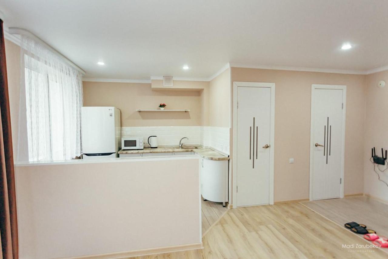 Cosy flat Lägenhet Semey Exteriör bild