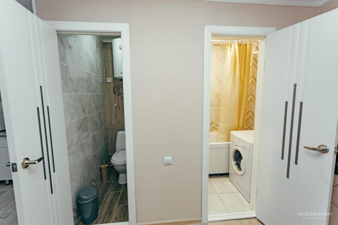 Cosy flat Lägenhet Semey Exteriör bild