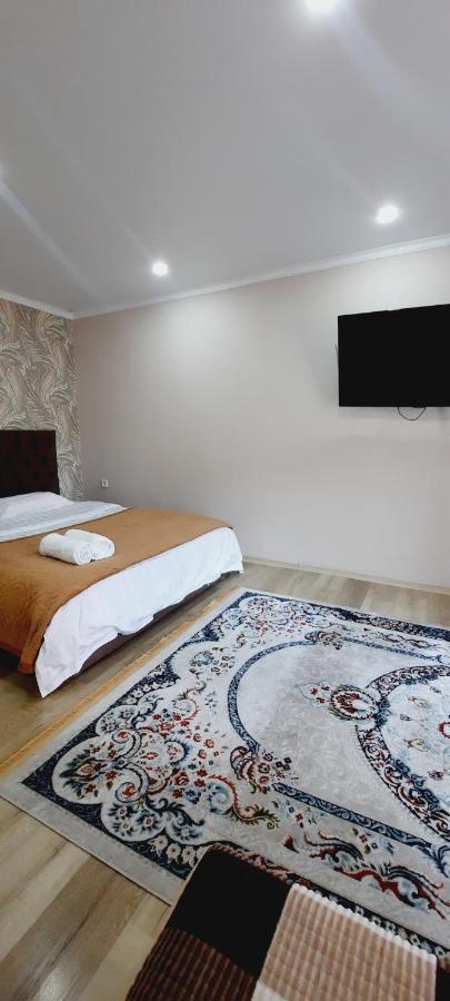 Cosy flat Lägenhet Semey Exteriör bild